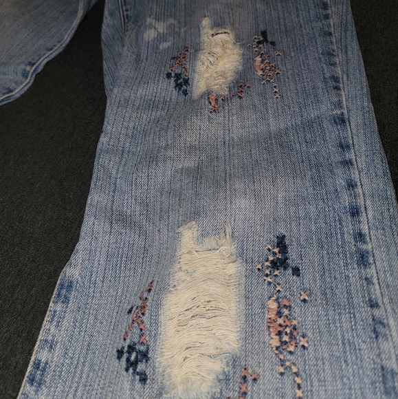 Twentyone 21 Distressed Crystal Pocket Jean - Size 9 - Light Wash !OOB END SALE! - Picture 3 of 9